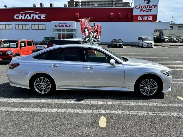 Toyota CROWN HYBRID S 2022 — миниатюра 3
