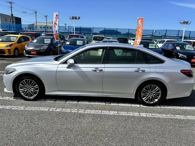 Toyota CROWN HYBRID S 2022 — миниатюра 4