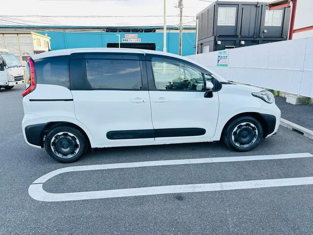 Toyota SIENTA HYBRID G 2023 — миниатюра 3