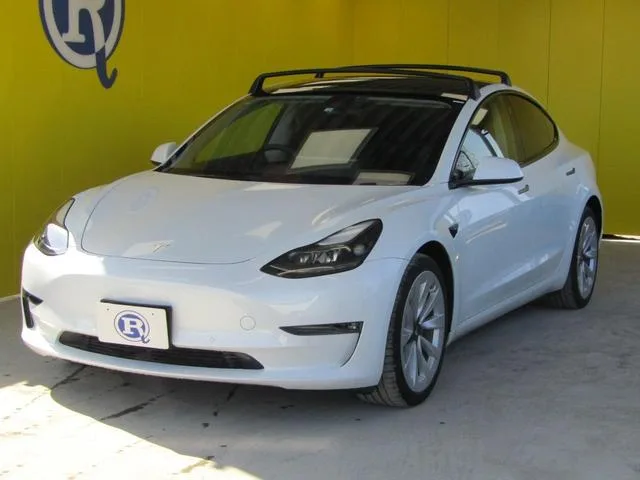 Tesla Model 3 2022 — миниатюра 3