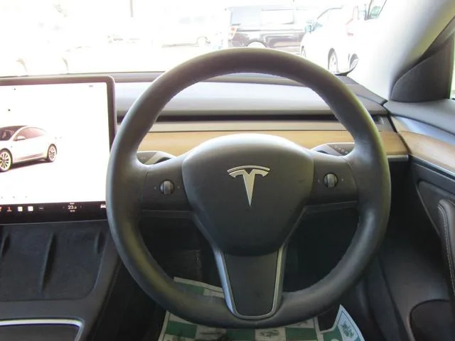 Tesla Model 3 2022 — миниатюра 4