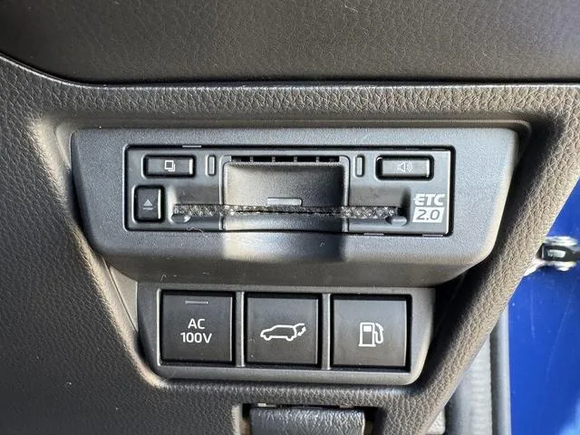 Toyota Prius Z 2023 — миниатюра 4