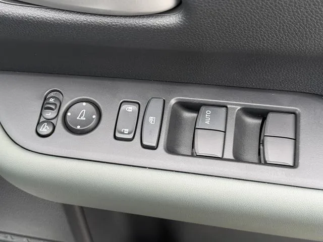 Honda FREED E:HEV CROSSTAR 2024 — миниатюра 4