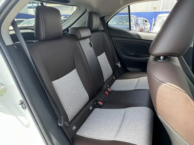 Toyota YARIS CROSS HYBRID Z 2022 — миниатюра 2