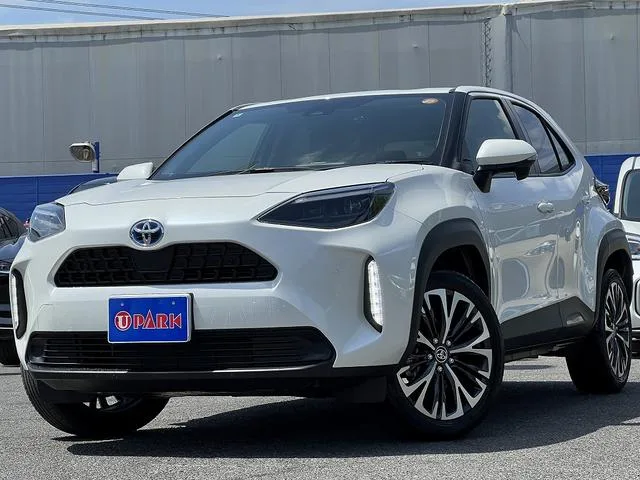 Toyota YARIS CROSS HYBRID Z 2022 — фото 1, купить с доставкой в Москву