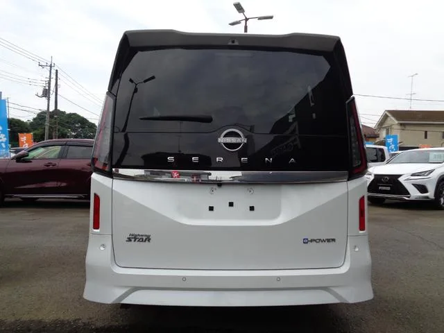 Nissan SERENA E-POWER HIGHWAY STAR V 2023 — миниатюра 2