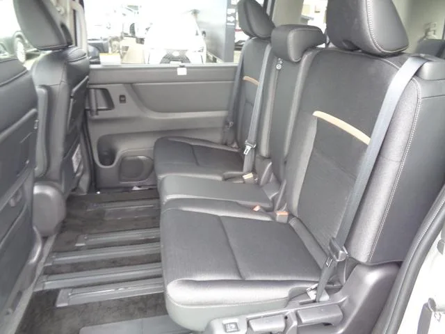 Nissan SERENA E-POWER HIGHWAY STAR V 2023 — миниатюра 3