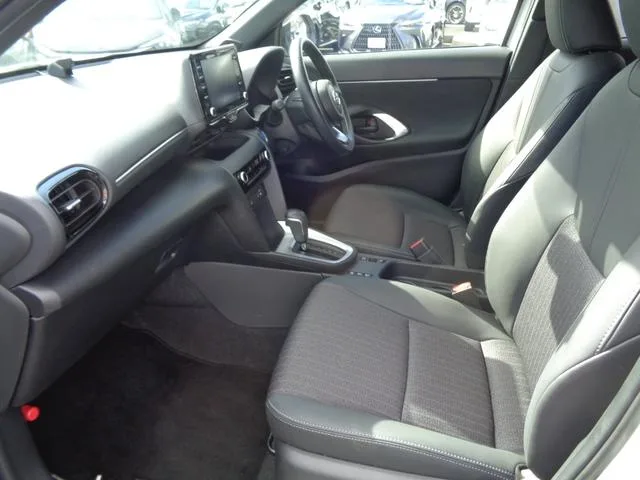 Toyota YARIS CROSS HYBRID Z 2023 — миниатюра 3