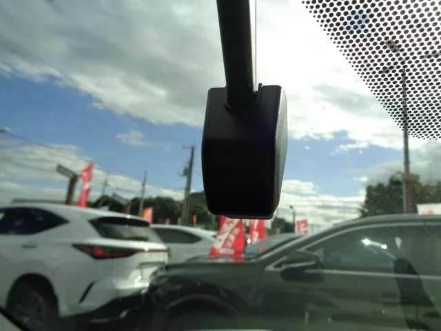 Toyota YARIS CROSS HYBRID Z 2023 — миниатюра 5