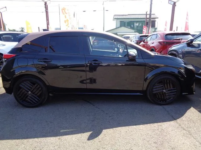 Nissan AURA G 90TH ANNIVERSARY 2025 — миниатюра 2