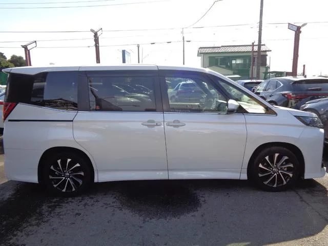 Toyota NOAH HYBRID S-Z 2024 — миниатюра 2