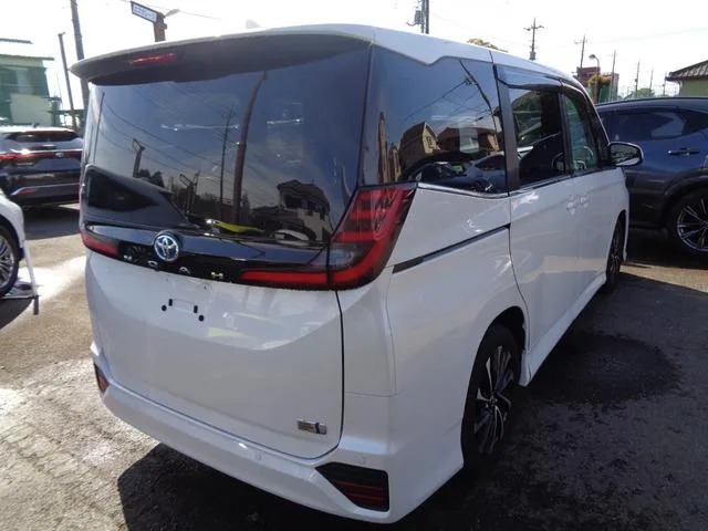 Toyota NOAH HYBRID S-Z 2024 — миниатюра 3