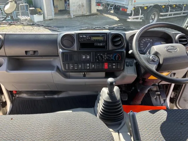 Hino DUTRO DOUBLE CAB 2022 — миниатюра 3
