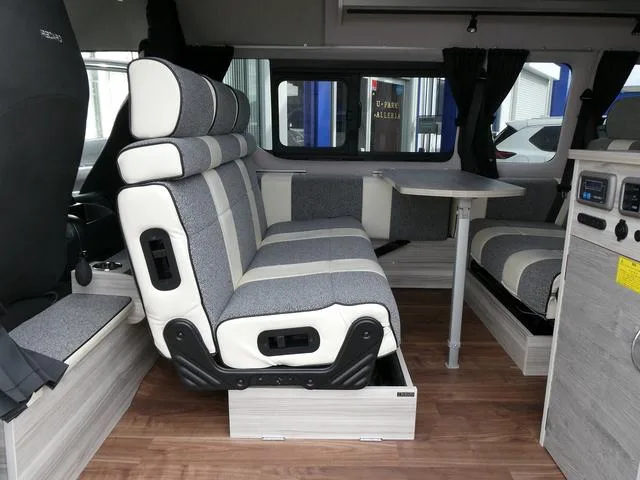 Toyota HIACE VAN 2024 — миниатюра 5