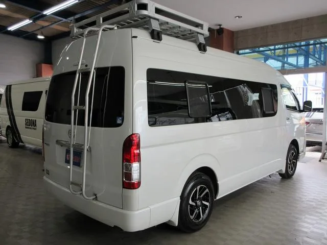 Toyota HIACE VAN 2023 — миниатюра 3