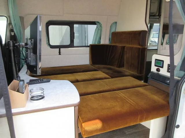 Toyota HIACE VAN 2023 — миниатюра 4