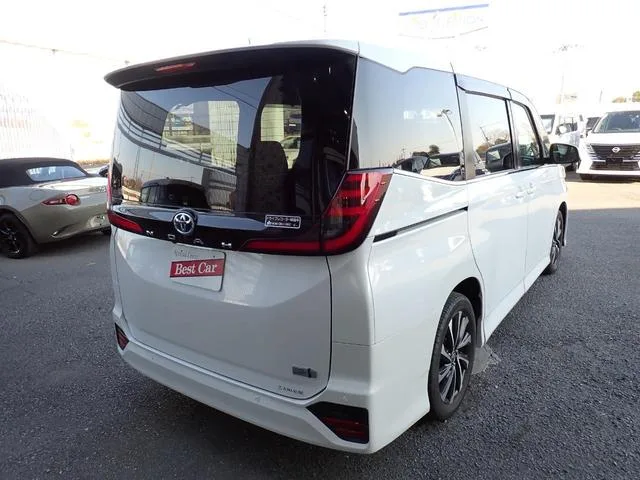 Toyota NOAH HYBRID S-Z 2023 — миниатюра 2