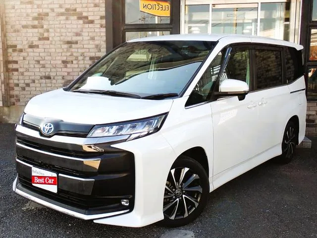 Toyota NOAH HYBRID S-Z 2023 — фото 1, купить с доставкой в Москву