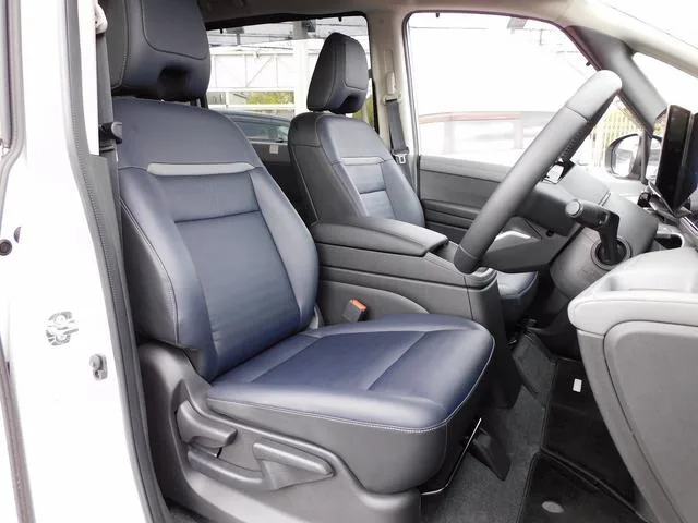 Nissan SERENA E-POWER LUXION 2023 — миниатюра 4