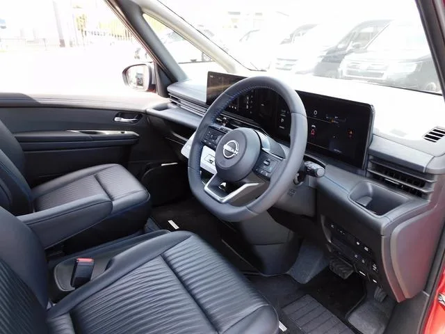 Nissan SERENA E-POWER AUTECH 2024 — миниатюра 3