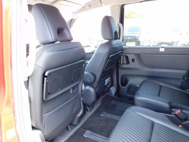 Nissan SERENA E-POWER AUTECH 2024 — миниатюра 5