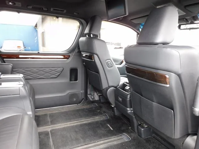 Toyota GRANACE PREMIUM 2023 — миниатюра 4
