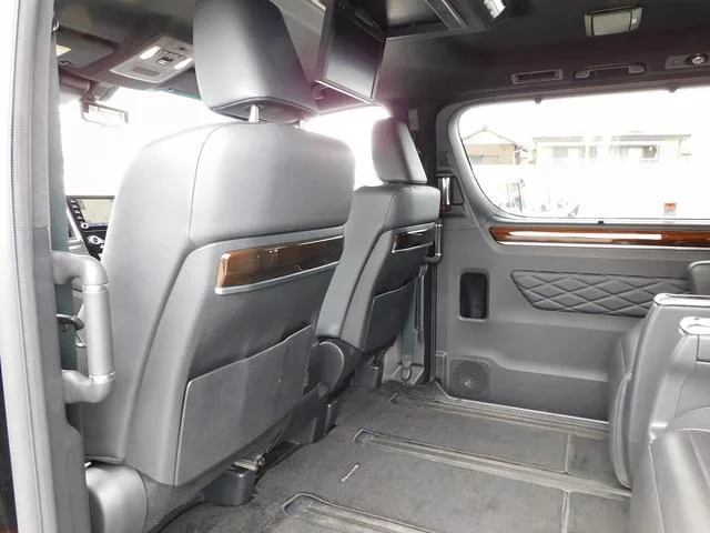 Toyota GRANACE PREMIUM 2023 — миниатюра 5