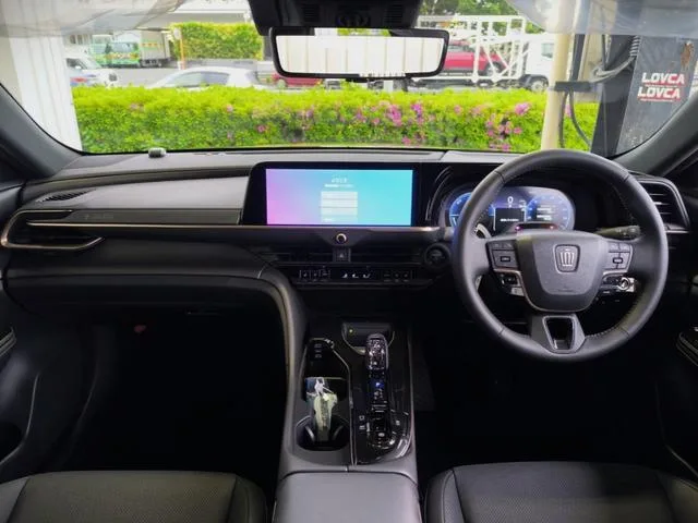 Toyota CROWN SPORT Z THE 70TH 2026 — миниатюра 4