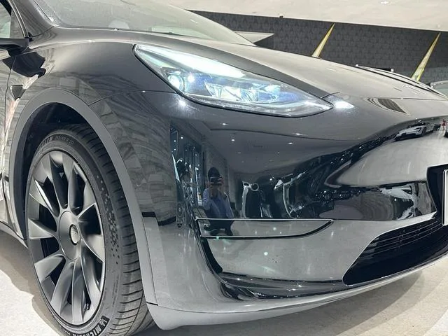 Tesla Model Y BASE GRADE 2022 — миниатюра 4