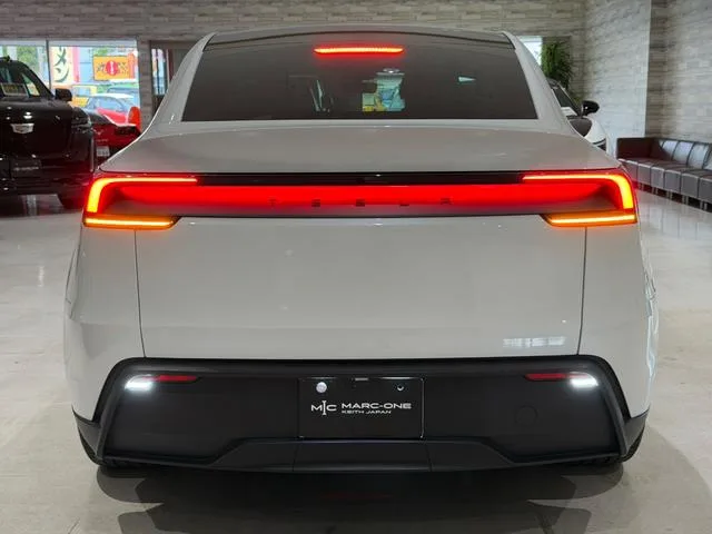 Tesla Model Y RWD 2025 — миниатюра 5