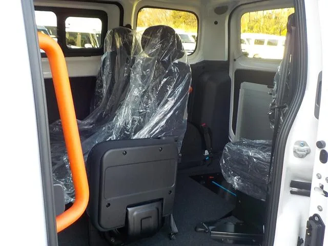 Nissan NV200 VANETTE VAN 2026 — миниатюра 5