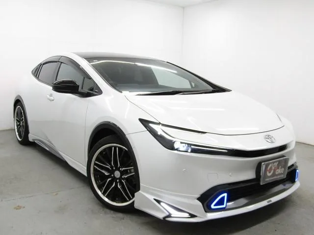 Toyota Prius Z 2023 — миниатюра 2
