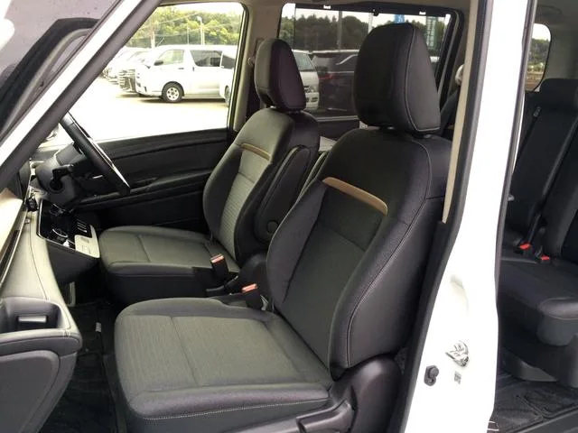 Nissan SERENA E-POWER HIGHWAY STAR V 2023 — миниатюра 3