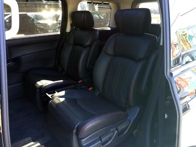 Nissan ELGRAND 350HIGHWAY STAR PREMIUM URBAN CHROME 2022 — миниатюра 3