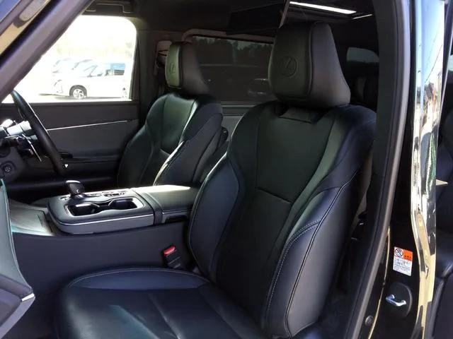 Lexus LM LM500H VERSION L 2024 — миниатюра 4