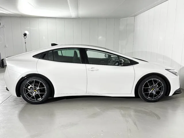 Toyota PRIUS Z 2025 — миниатюра 2