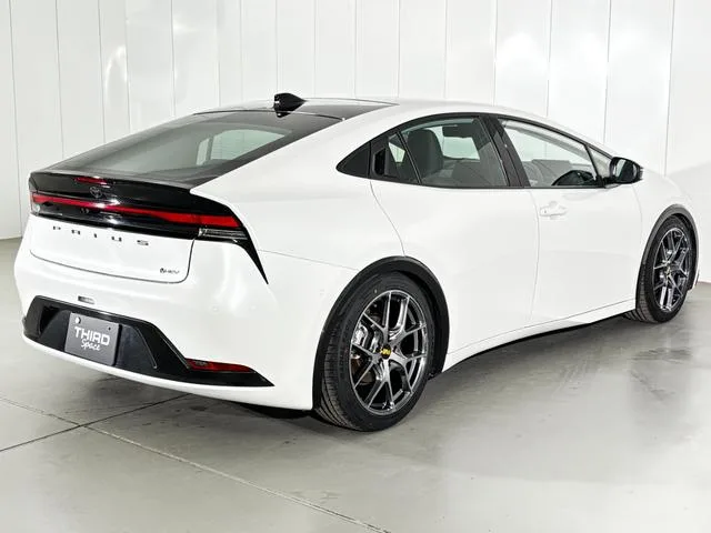 Toyota PRIUS Z 2025 — миниатюра 3