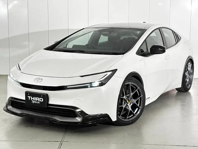 Toyota PRIUS Z 2025 — фото 1, купить с доставкой в Москву