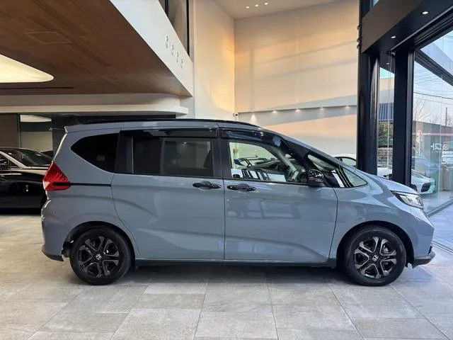 Honda FREED HYBRID HYBRID CROSSTAR BLACK STYLE 2024 — миниатюра 2