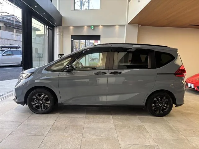 Honda FREED HYBRID HYBRID CROSSTAR BLACK STYLE 2024 — миниатюра 3
