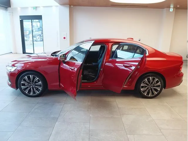 Volvo S60 ULTIMATE B4 2023 — миниатюра 4