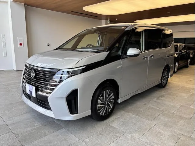 Nissan SERENA E-4ORCE HIGHWAY STAR V 2025 — фото 1, купить с доставкой в Москву