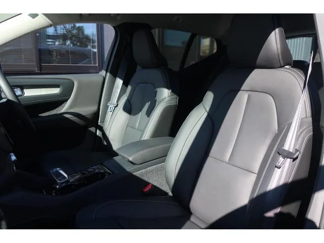 Volvo XC40 ULTRA B4 AWD 2024 — миниатюра 5