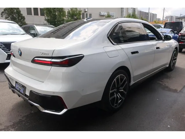 BMW 7 Series 740i M-SPORT 2024 — миниатюра 4