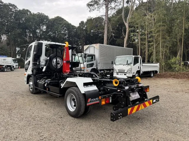 Mitsubishi Fuso FIGHTER 2025 — миниатюра 2