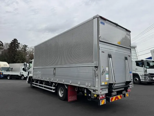Isuzu FORWARD 2024 — миниатюра 3