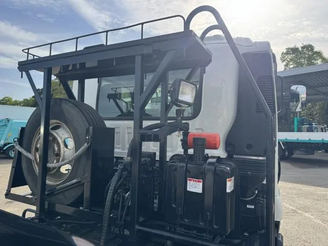 Isuzu FORWARD 2024 — миниатюра 5