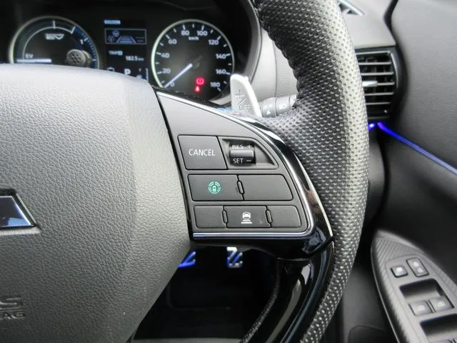 Mitsubishi ECLIPSE CROSS PHEV BLACK EDITION 2023 — миниатюра 4