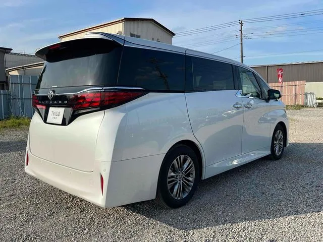 Toyota Alphard Z 2024 — миниатюра 3