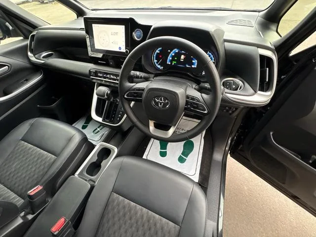 Toyota NOAH HYBRID S-Z 2023 — миниатюра 4